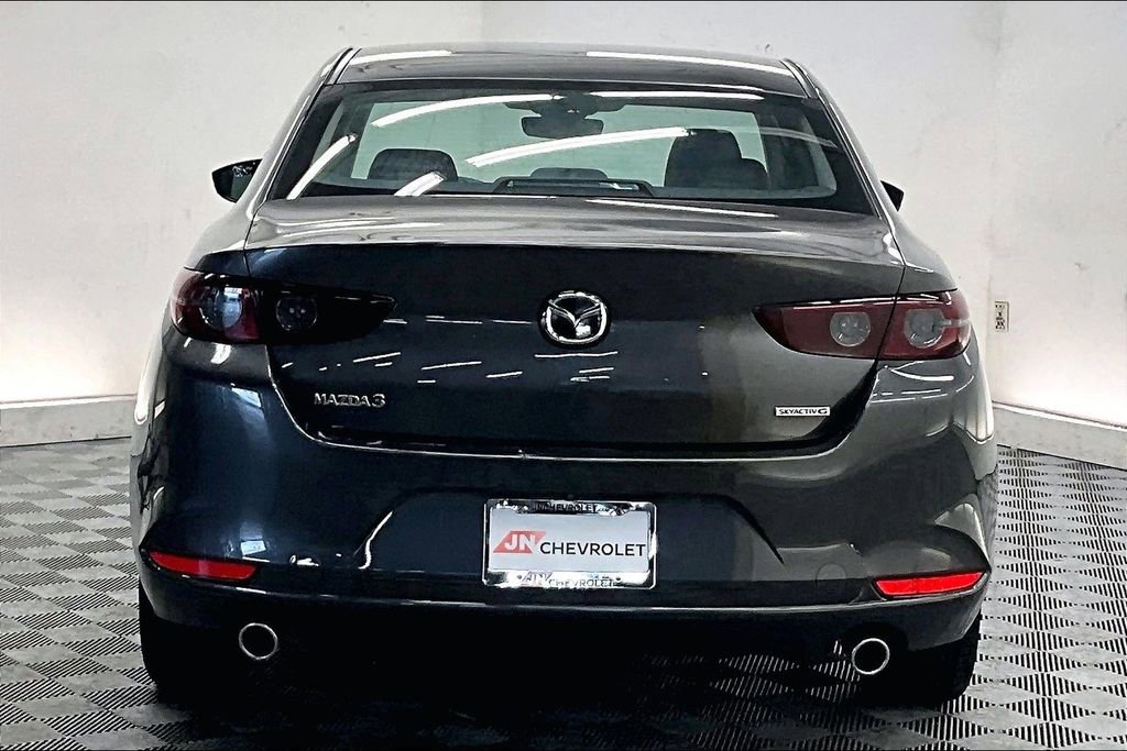 Used 2021 MAZDA MAZDA3 s FWD image 3