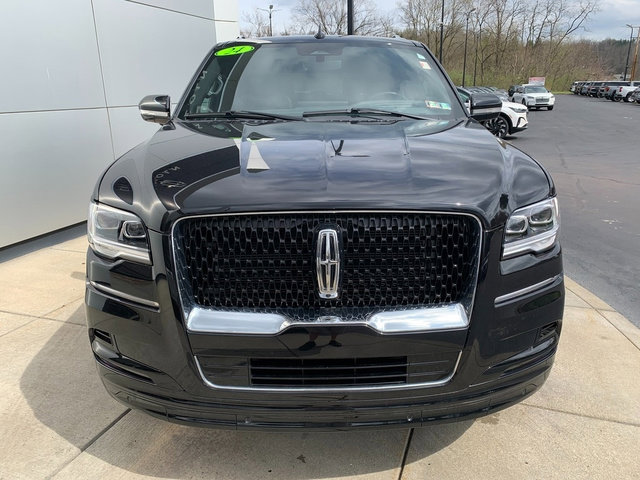 Certified 2024 Lincoln Navigator Reserve AWD/4WD image 10