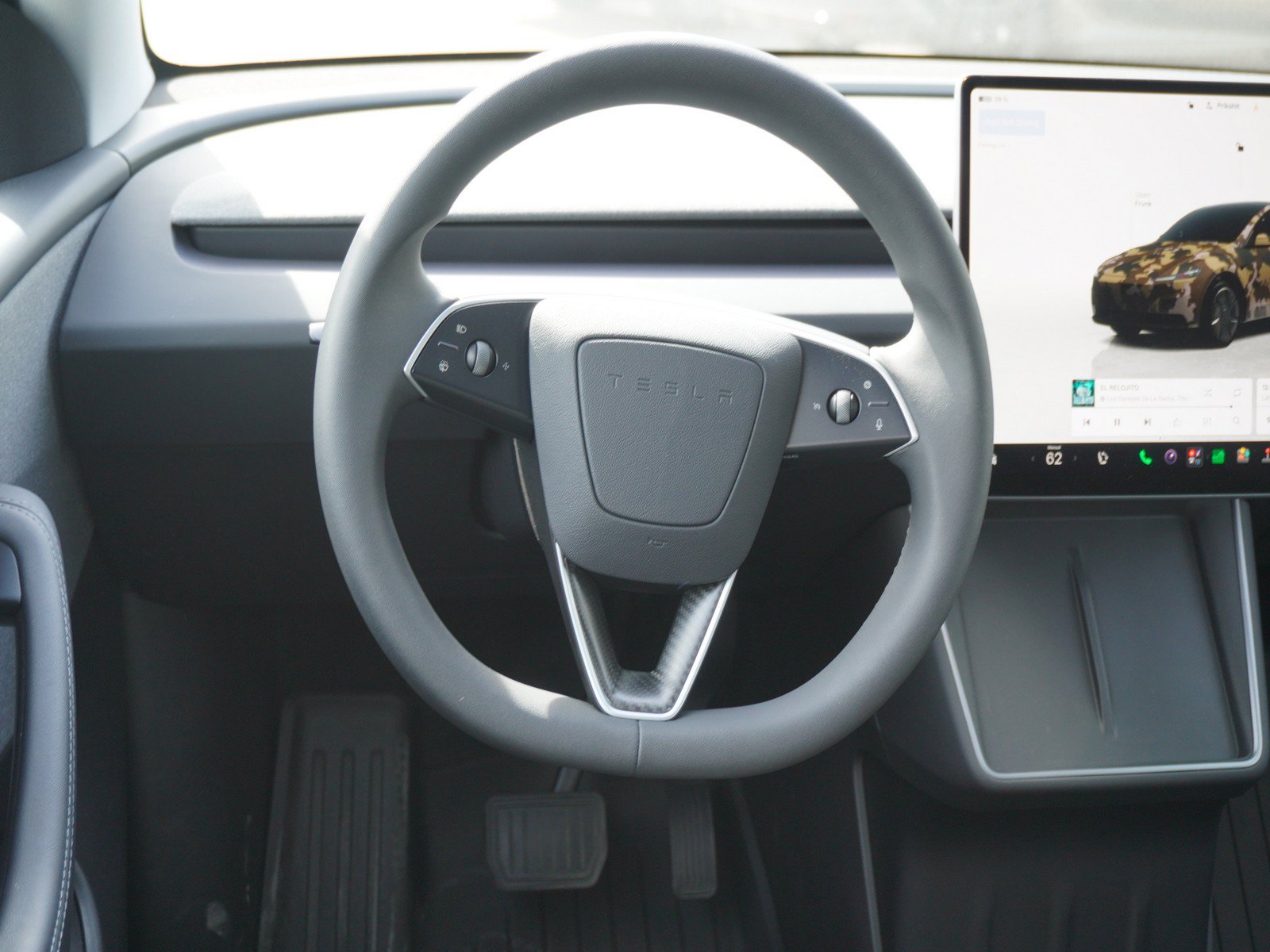 Used 2026 Tesla Model Y 2WD image 15