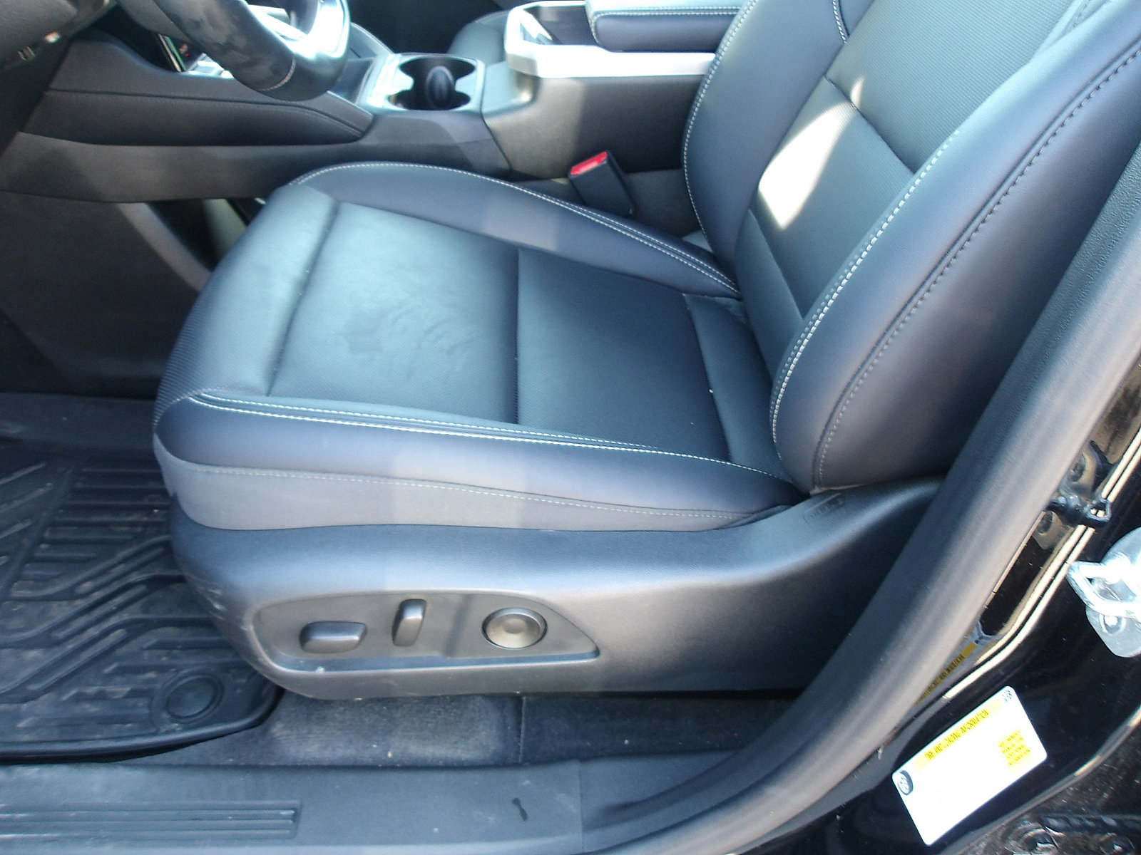 Certified 2026 GMC Terrain Elevation w/ Elevation Premium Package image 16