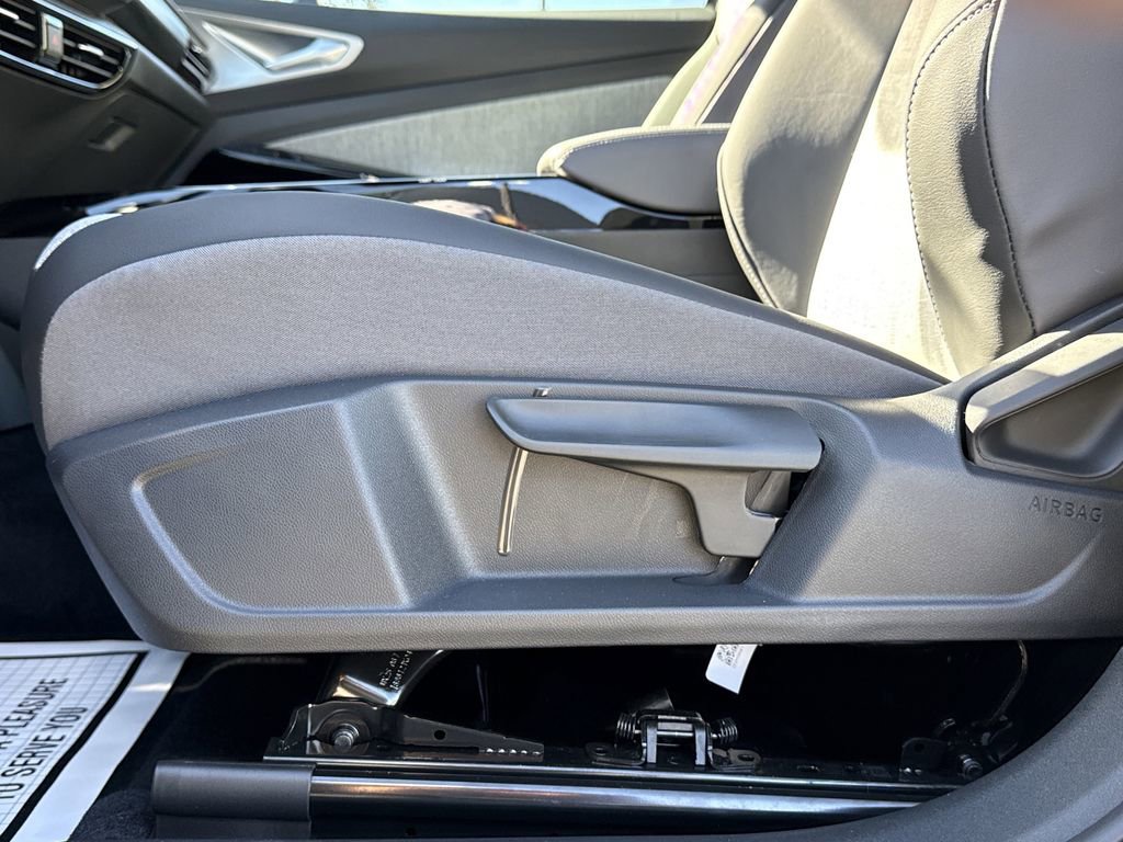 New 2025 Volkswagen ID.4 Pro AWD/4WD image 23