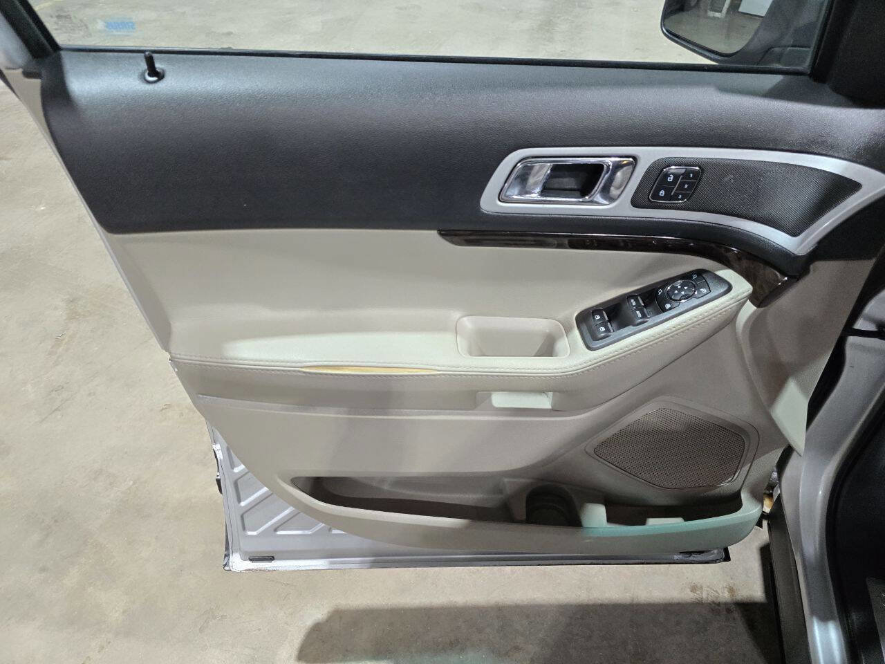 Used 2014 Ford Explorer Limited w/ Equipment Group 301A image 36