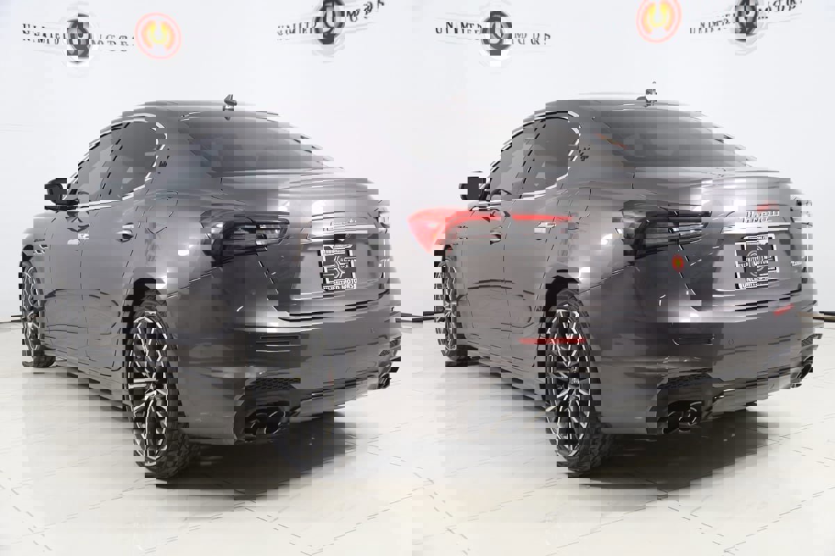 Used 2022 Maserati Ghibli Modena image 4