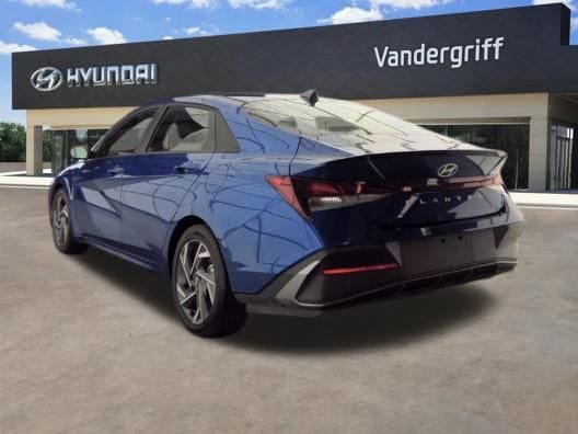 Used 2025 Hyundai Elantra Sport FWD image 8