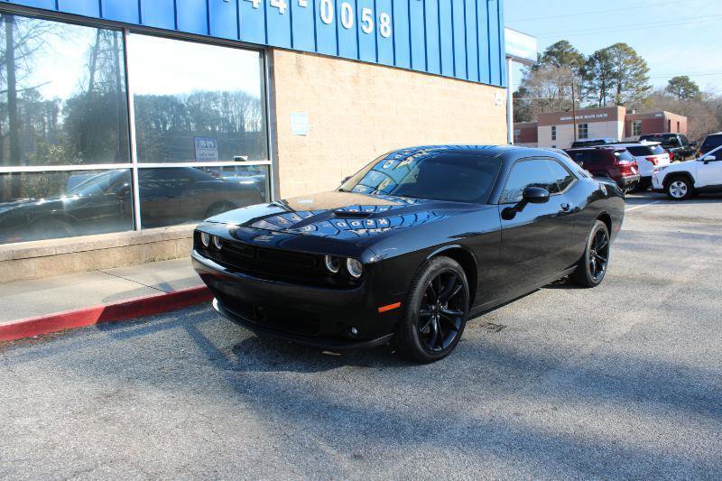 Used 2016 Dodge Challenger SXT Plus image 3