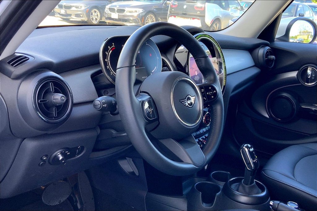 Certified 2024 MINI Cooper 4-Door Hardtop FWD image 16
