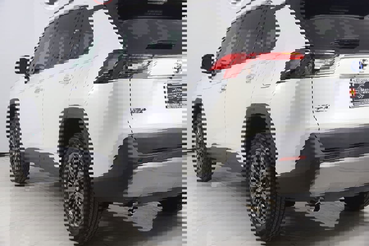 Used 2022 Toyota RAV4 Limited image 21