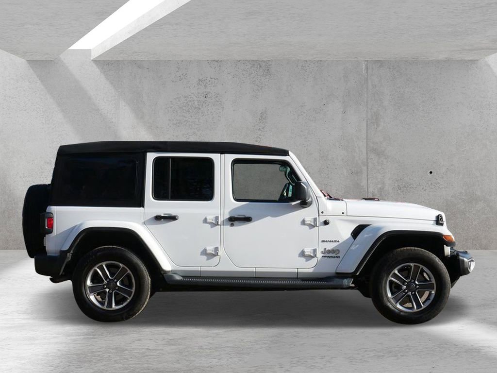 Used 2018 Jeep Wrangler Unlimited Sahara image 2