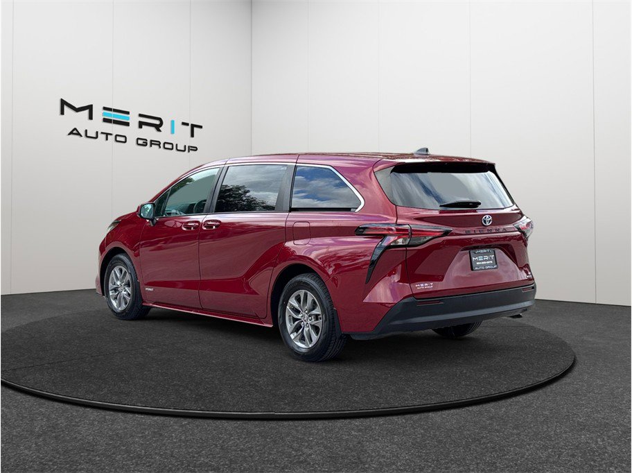 Used 2021 Toyota Sienna LE FWD image 7