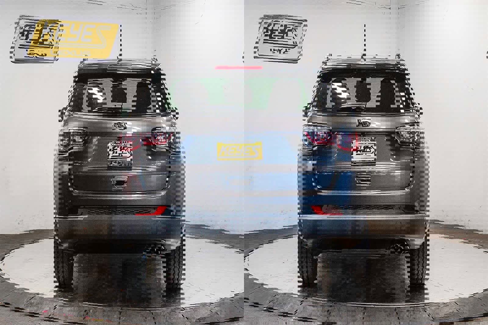 Used 2020 Jeep Compass Latitude image 3