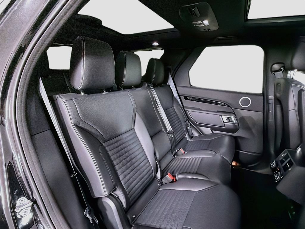 Certified 2025 Land Rover Discovery S AWD/4WD image 29