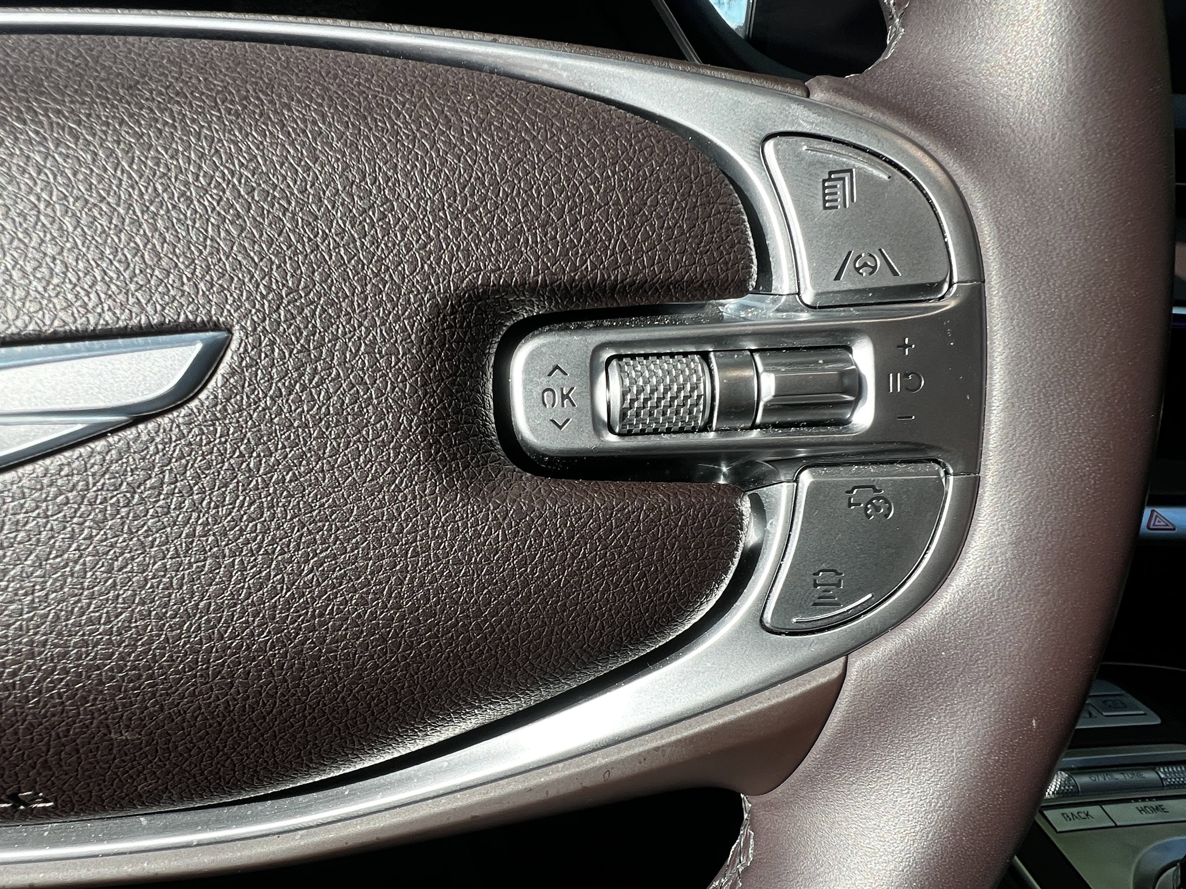 Used 2022 Genesis GV70 2.5T w/ Advanced Package image 20