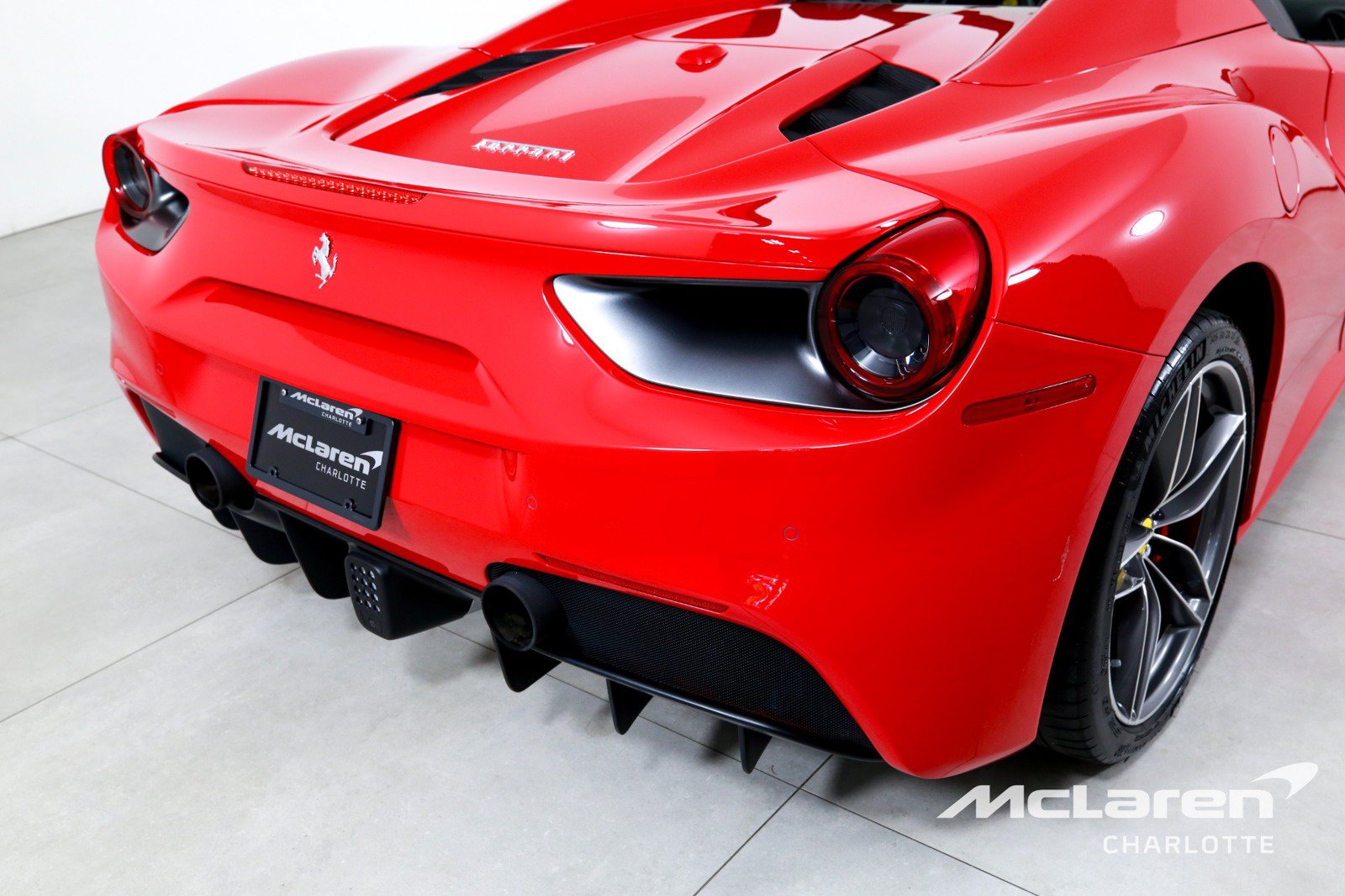 Used 2019 Ferrari 488 Spider RWD image 34