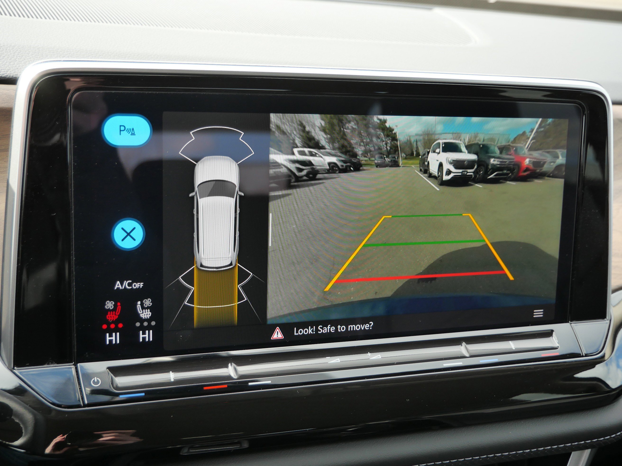 Certified 2025 Volkswagen Atlas SE image 35