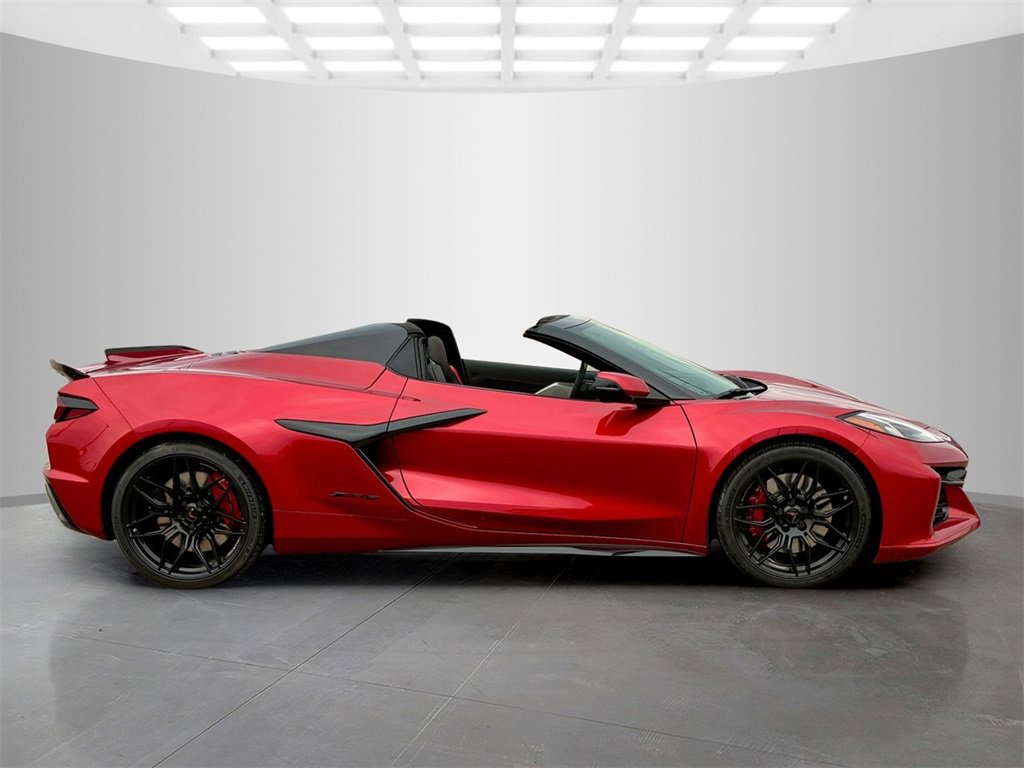 Used 2024 Chevrolet Corvette Z06 image 4