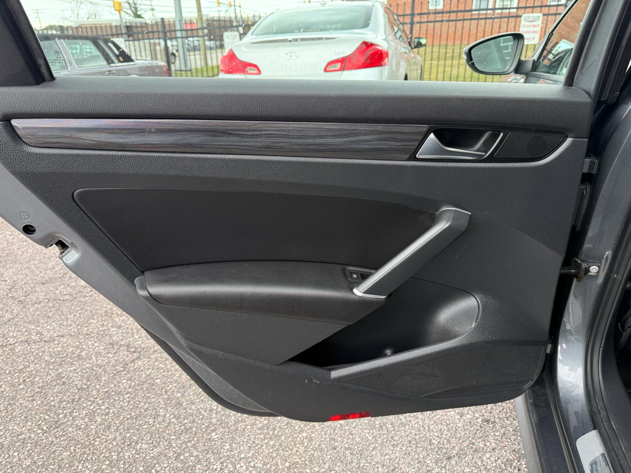 Used 2020 Volkswagen Passat 2.0T R-Line image 30