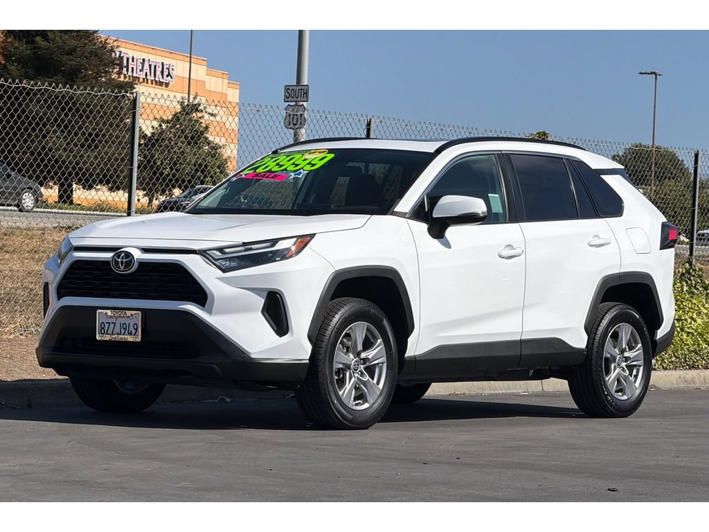 Used 2022 Toyota RAV4 XLE w/ Convenience Package FWD image 8