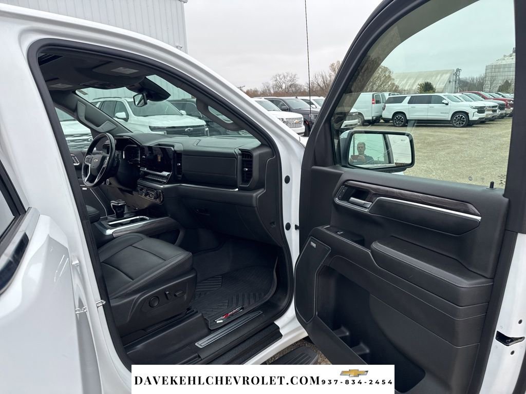 Used 2022 Chevrolet Silverado 1500 LTZ w/ LTZ Premium Package image 30