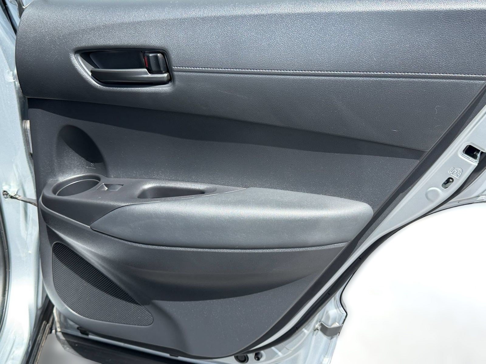 Certified 2025 Toyota Corolla Cross LE FWD image 32