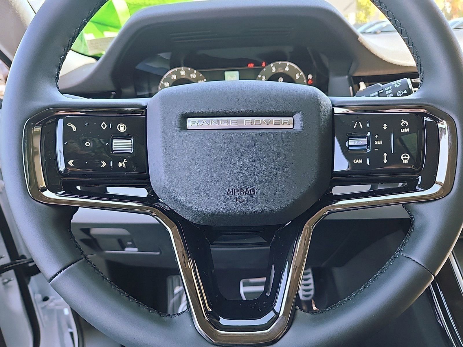 Used 2025 Land Rover Range Rover Evoque Dynamic SE image 18