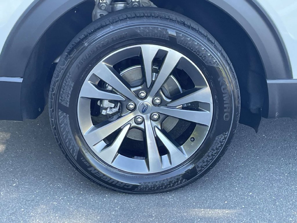Used 2020 Ford Explorer Platinum w/ Premium Technology Package AWD/4WD image 6