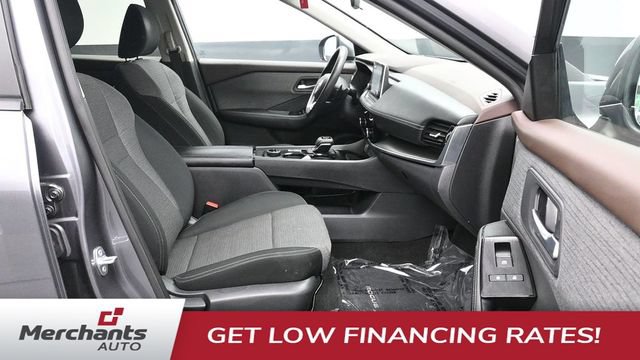 Used 2022 Nissan Rogue SV AWD/4WD image 11