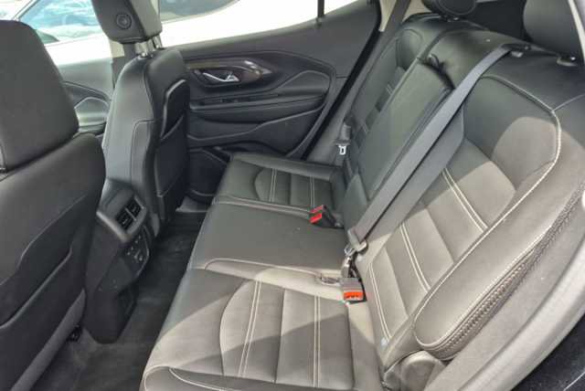 Used 2024 GMC Terrain Denali w/ Black Diamond Edition image 7