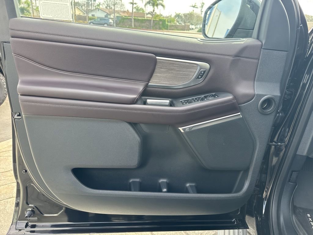 Used 2025 Ford Expedition Max Platinum w/ Platinum Ultimate Package image 22