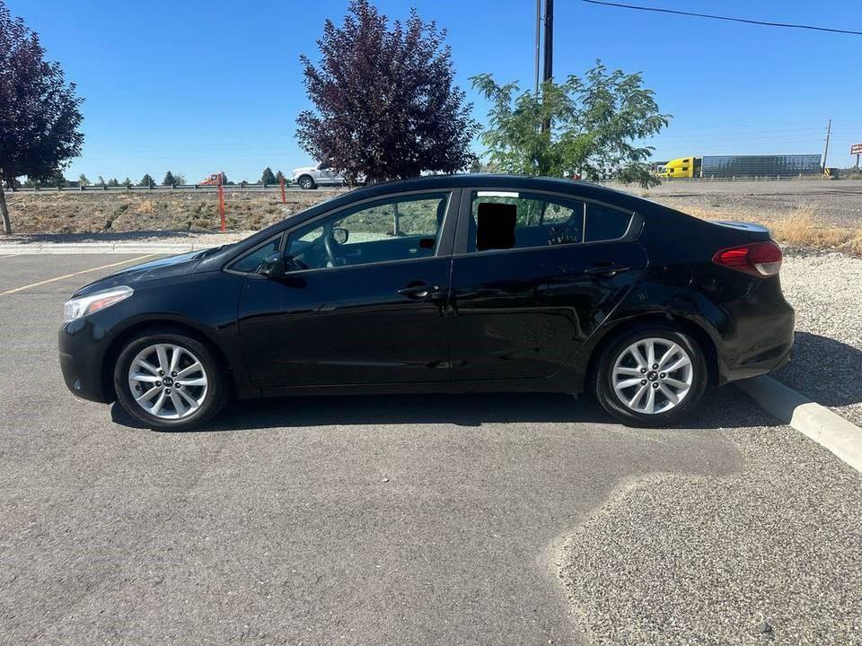 Used 2017 Kia Forte LX FWD image 7
