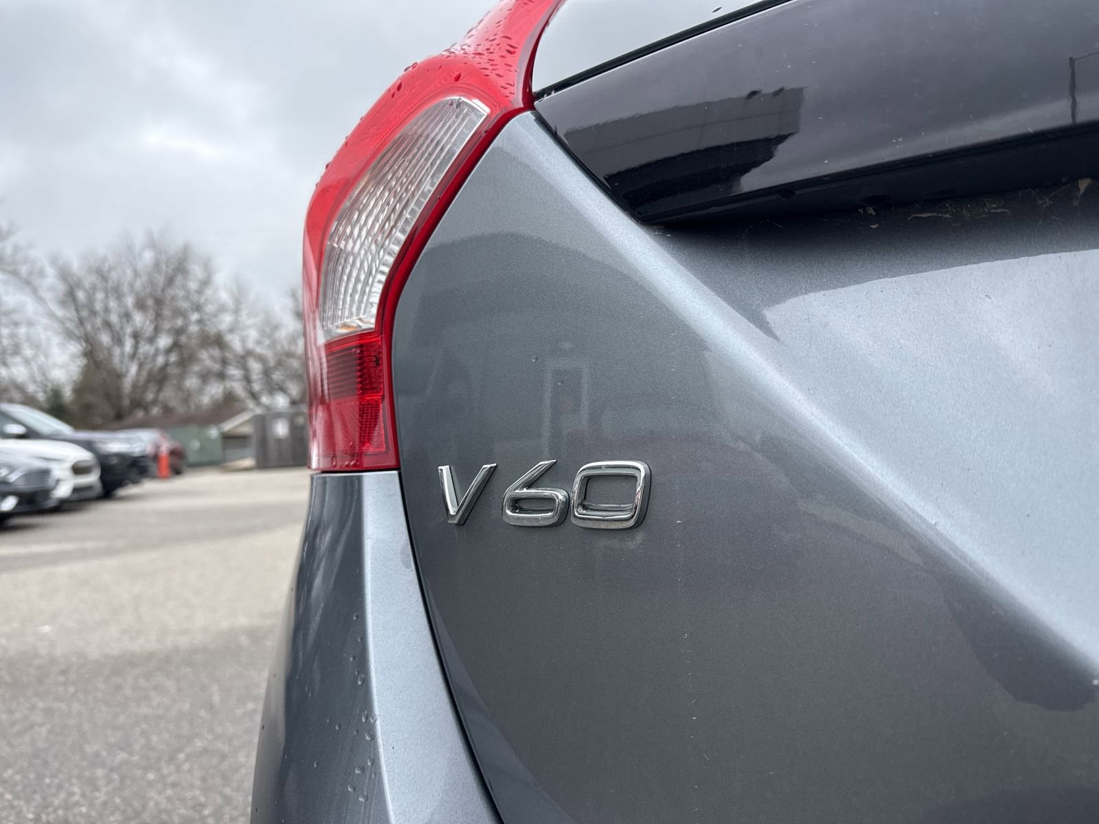 Used 2016 Volvo V60 T5 Platinum w/ 19" Sport Package image 17