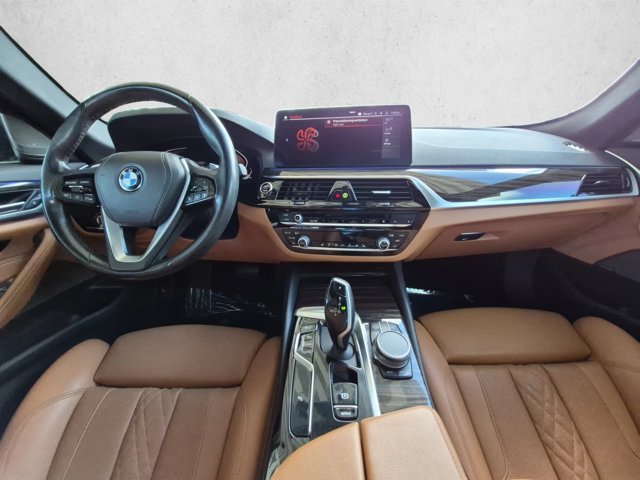 Used 2021 BMW 530i w/ Premium Package RWD image 19