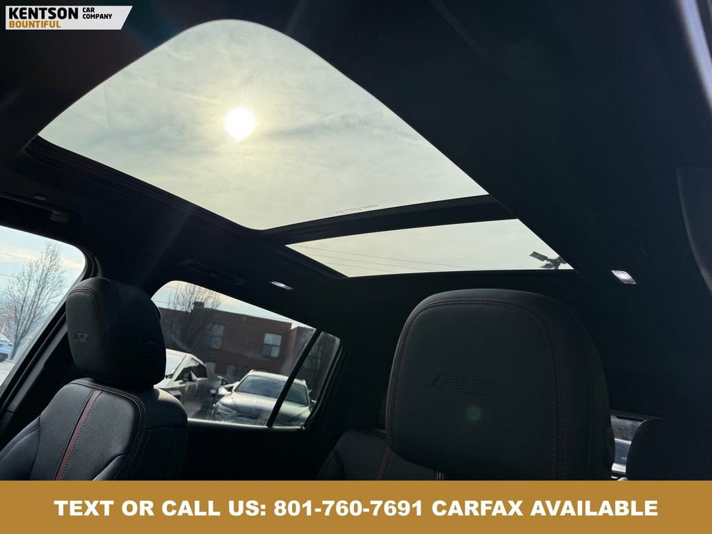 Used 2024 Chevrolet Traverse RS image 31