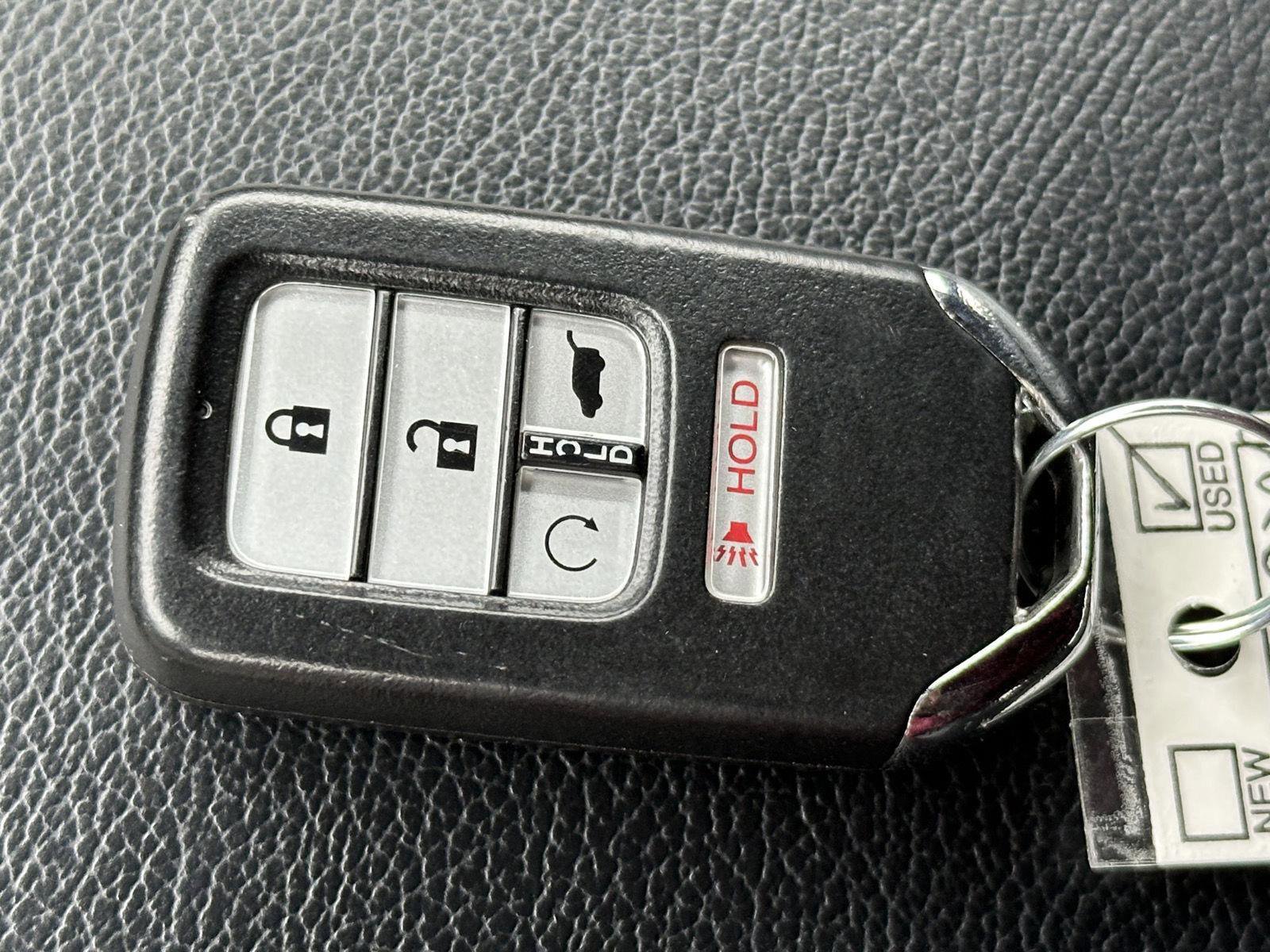 Used 2018 Honda CR-V Touring image 14
