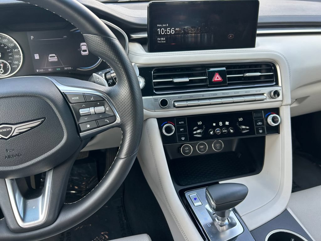 Used 2025 Genesis G70 2.5T RWD image 16