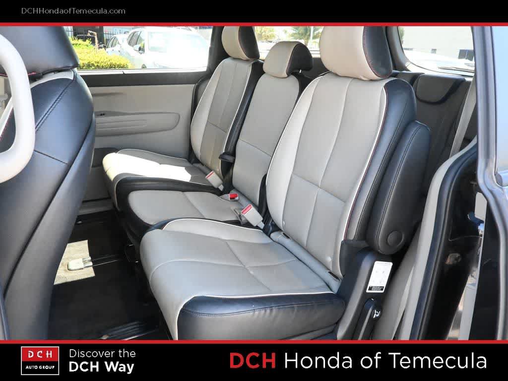 Used 2021 Kia Sedona EX FWD image 19