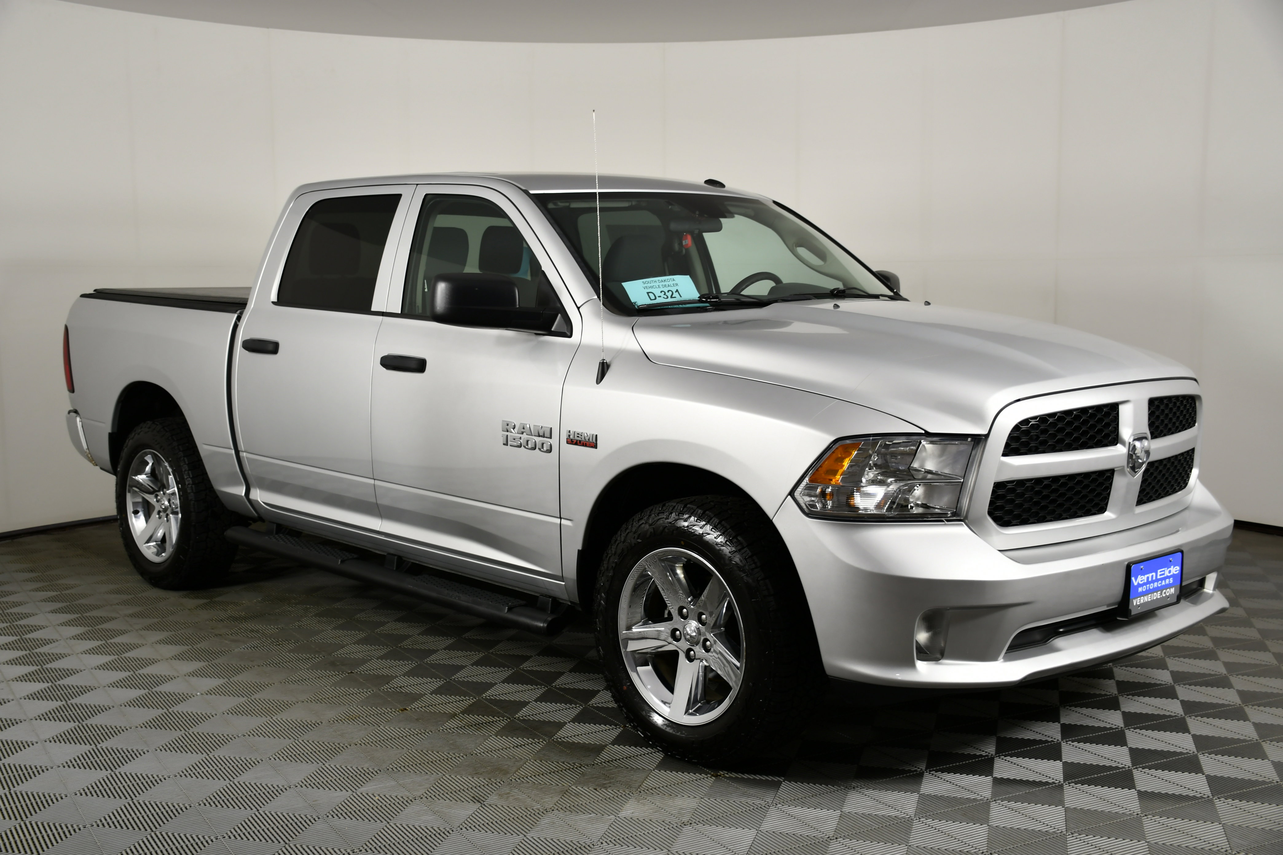 Used 2017 RAM 1500 Express w/ Express Value Package image 4