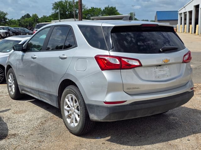 Used 2021 Chevrolet Equinox LS w/ LS Convenience Package FWD image 4