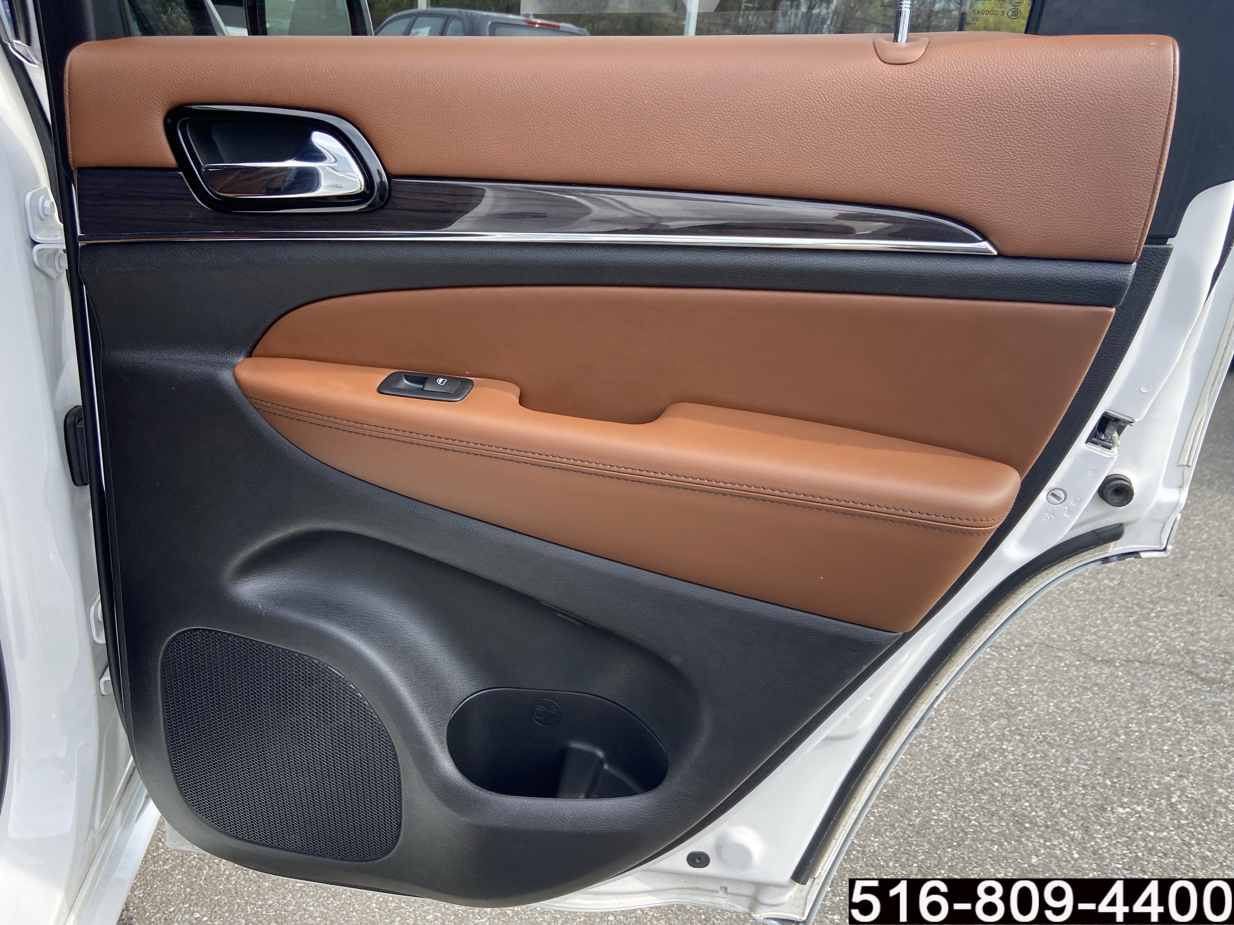Used 2020 Jeep Grand Cherokee Overland AWD/4WD image 28