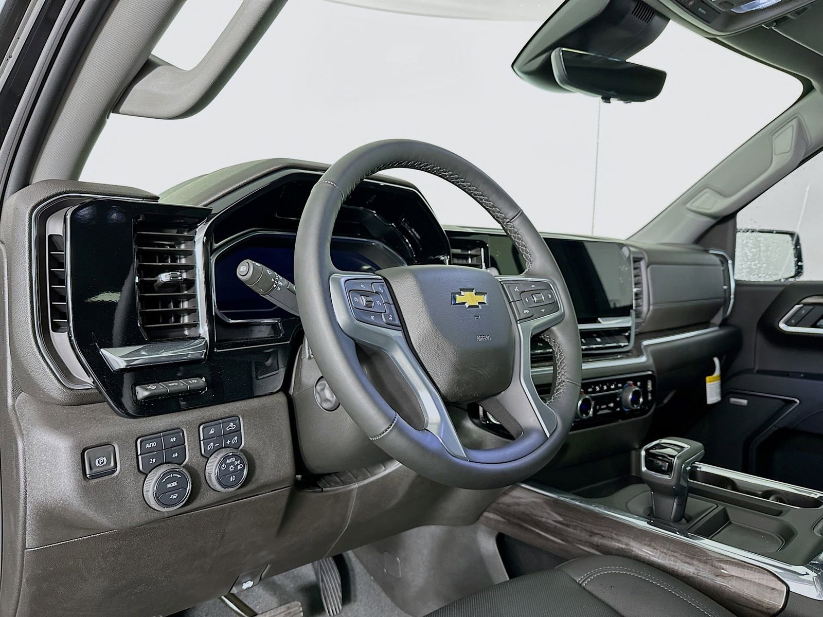 New 2025 Chevrolet Silverado 1500 LTZ w/ Technology Package image 9