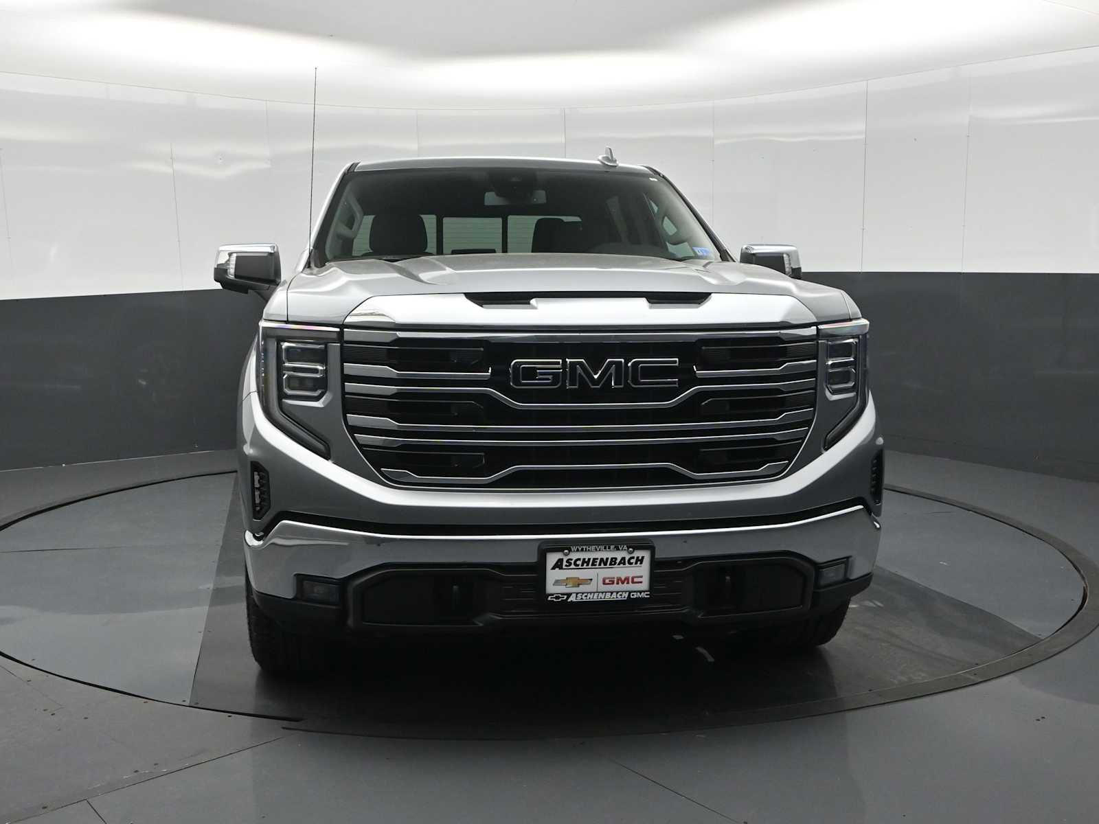 New 2026 GMC Sierra 1500 SLT w/ SLT Convenience Package AWD/4WD image 3