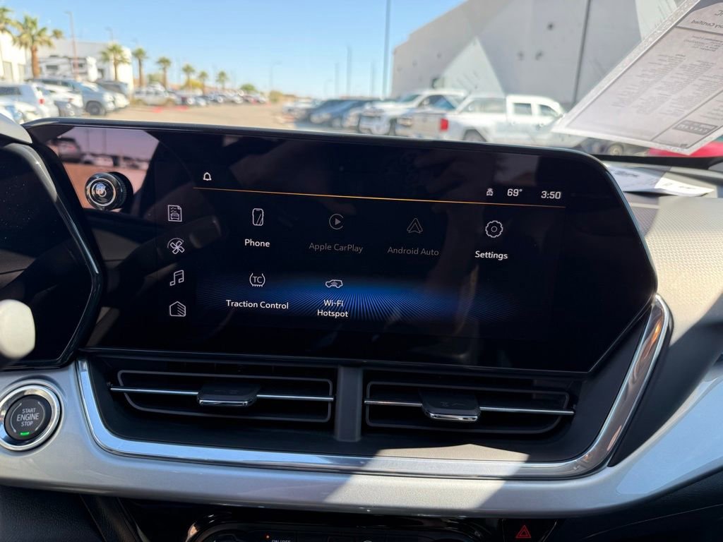 Certified 2025 Chevrolet Trax LT w/ LT Convenience Package image 26