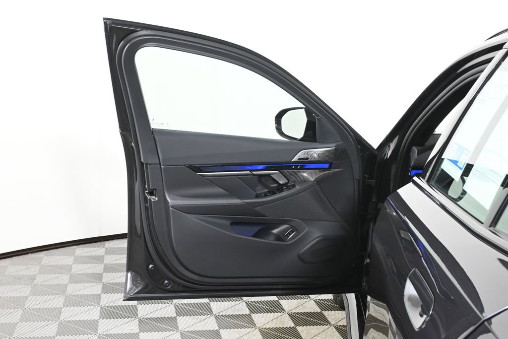 Used 2025 BMW M5 Touring AWD/4WD image 28