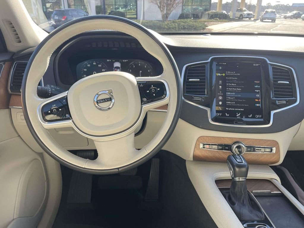 Used 2022 Volvo XC90 T6 Momentum w/ Advanced Package image 13