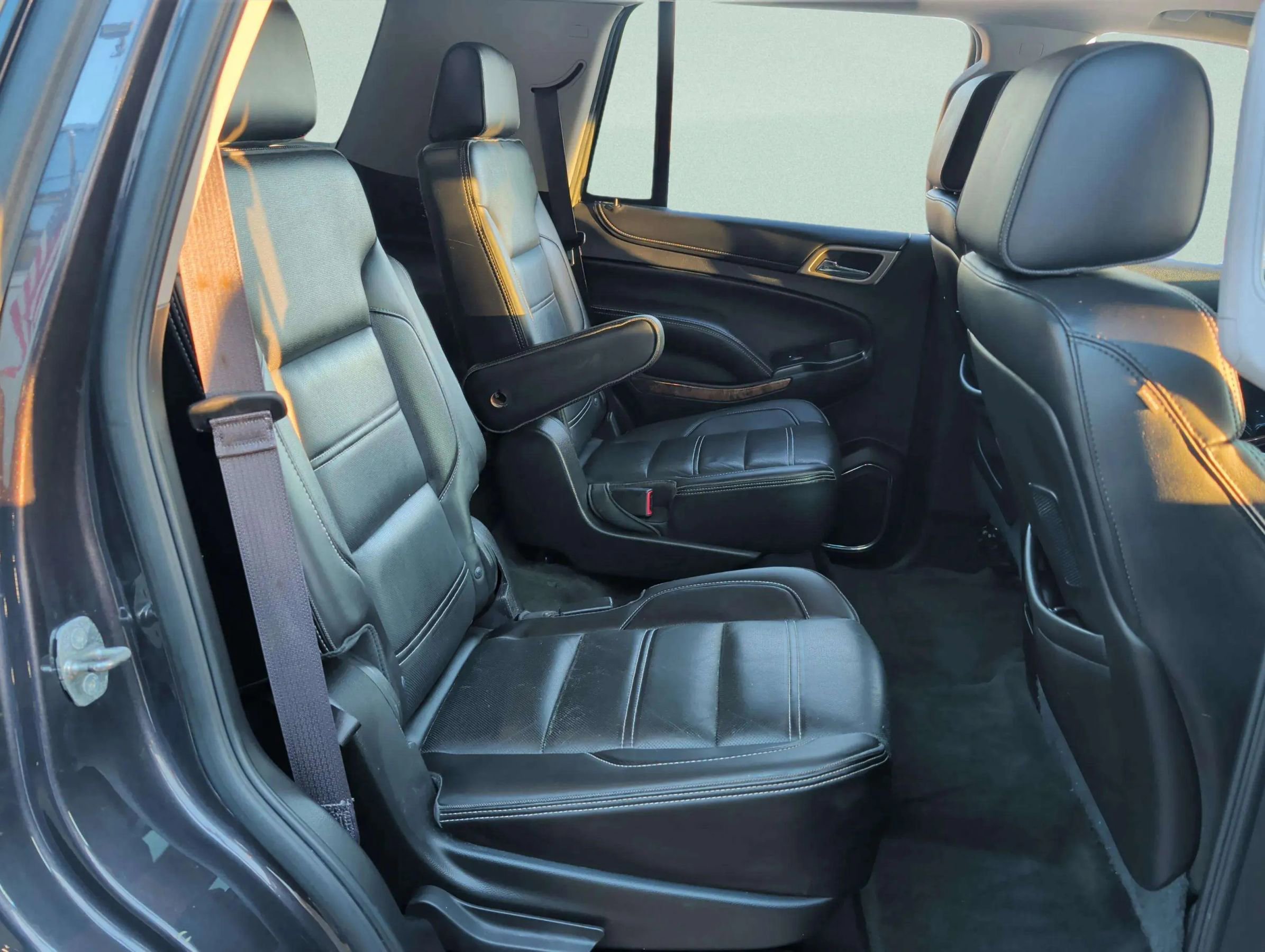 Used 2015 GMC Yukon Denali w/ Touring Package AWD/4WD image 19