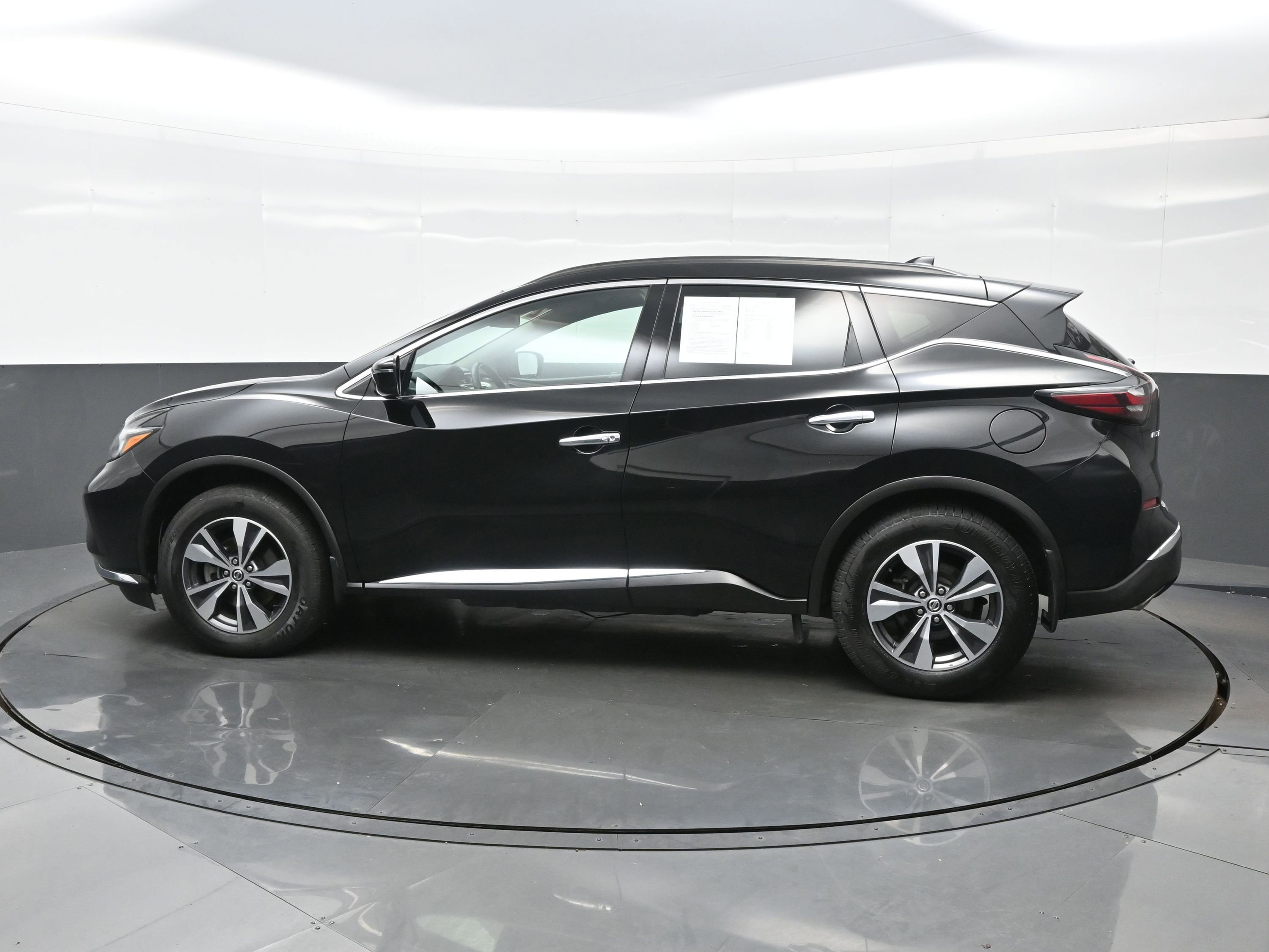Used 2020 Nissan Murano SV image 3