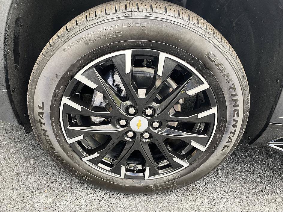 Used 2025 Chevrolet Traverse LT w/ Sun and Wheel Package FWD image 29