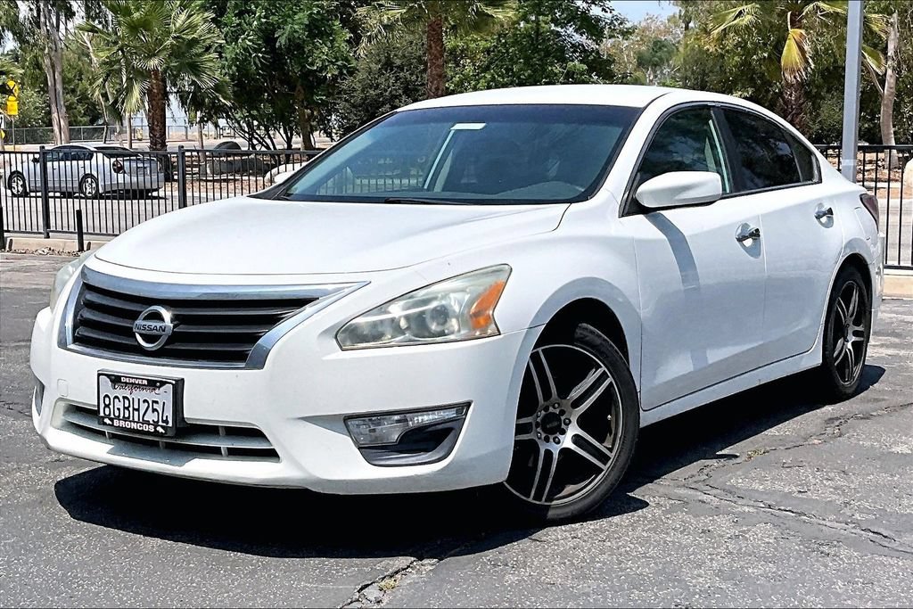 Used 2015 Nissan Altima 2.5 S w/ Power Driver Seat Package FWD image 2