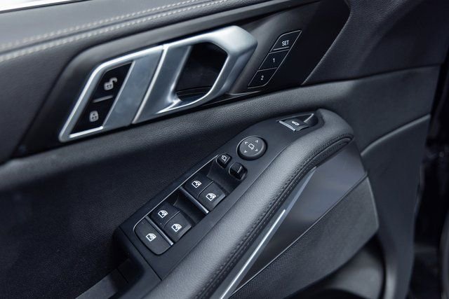 Certified 2022 BMW X5 xDrive40i w/ Premium Package image 12