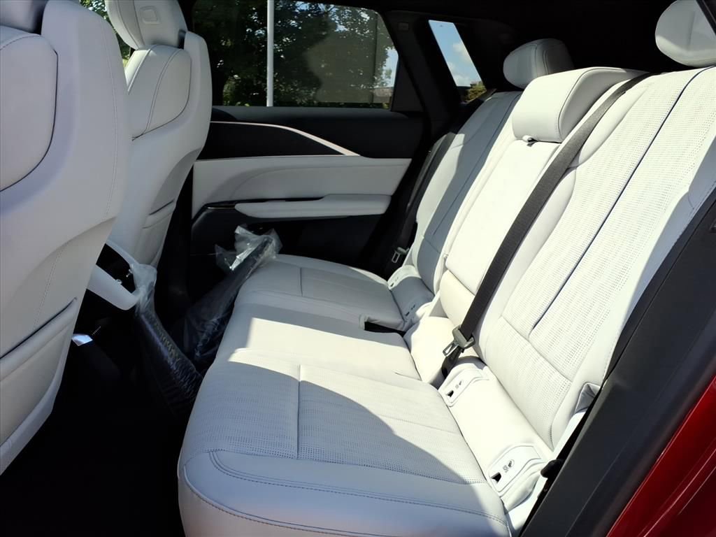 New 2026 Cadillac Lyriq Sport image 9