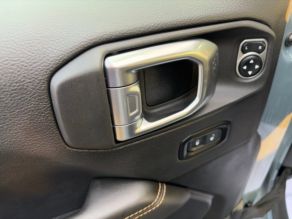 Used 2025 Jeep Gladiator Sport AWD/4WD image 22